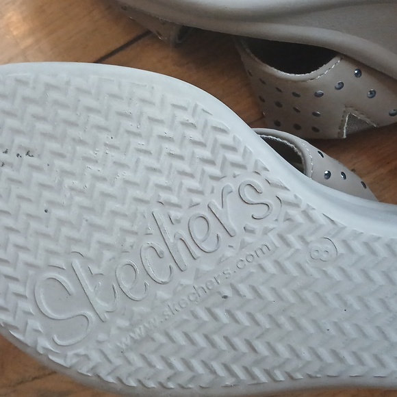 Skechers Rumblers Wedges Studded Sandals. Size 8 - Picture 11 of 17
